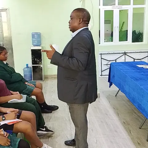 EEA study-abroad seminar with secondary-school students